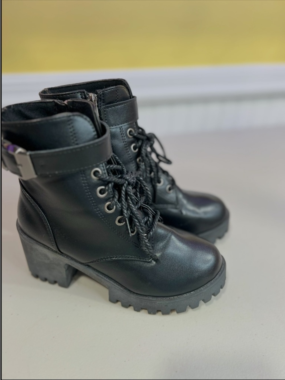 Women’s Black Lace-Up Chunky Heel Boots - Unbranded